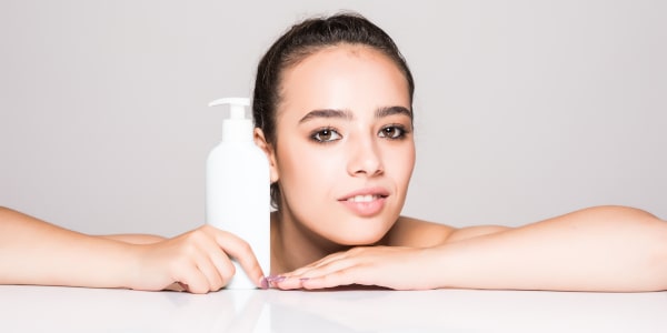Domowe sposoby na naturalne przyciemnienie w�os�w
