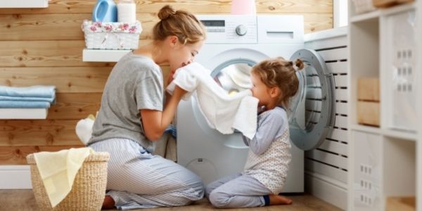 10 praktycznych porad, jak zrobić pranie