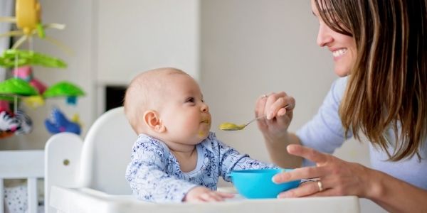 Jak gotować dla niemowlaka? Czy gotowanie na parze to najlepszy wybór?
