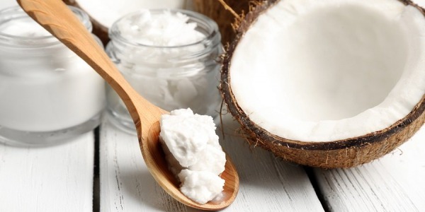 Olej kokosowy - naturalny i uniwersalny kosmetyk na kad por roku