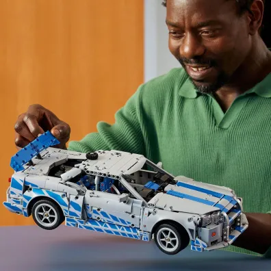 LEGO Technic Samoch�d Nissan Skyline GT-R (R34) z filmu Za szybcy, za w�ciekli 42210