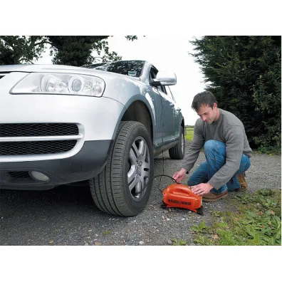 Black&Decker Kompresor / spr�arka mini 12v 8,3bar asi200