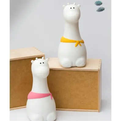 Rabbit&Friends Lampka �yrafa bia�a