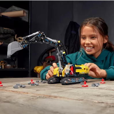 LEGO Technic Wytrzyma�a koparka 42121