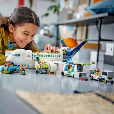 LEGO City Samolot pasaerski 60367