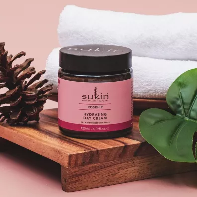 Sukin Rosehip Nawil�aj�cy krem do twarzy na dzie� 120 ml