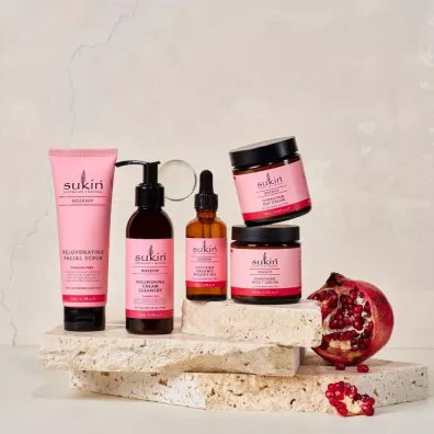 Sukin Rosehip Nawil�aj�cy krem do twarzy na dzie� 120 ml