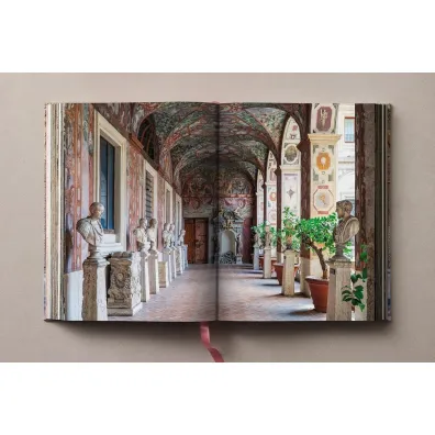 Massimo Listri. Italian Palaces