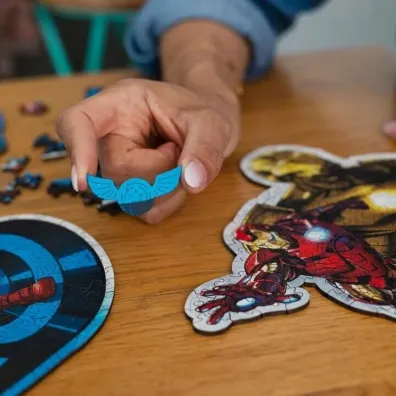 Puzzle drewniane 160 el. Avengers Thanos na Tronie Trefl