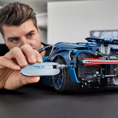 LEGO Technic Bugatti Chiron 42083