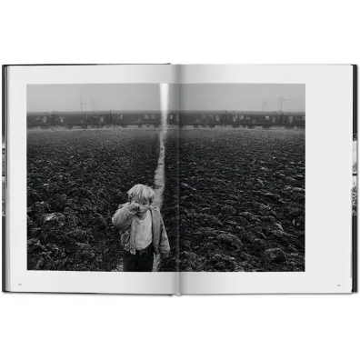 Exodus. Sebastiao Salgado wer. angielska