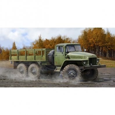 TRUMPETER Russian Ural-4 320 truck
