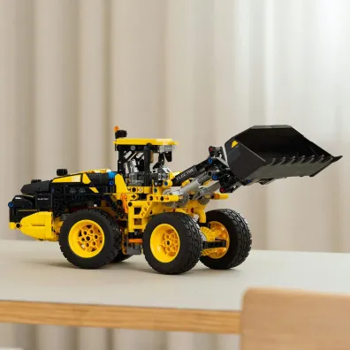 LEGO Technic �adowarka ko�owa Volvo L120 Electric 42209