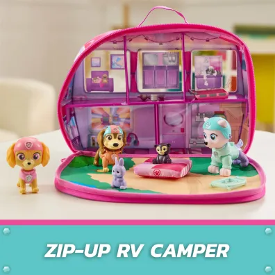 Psi Patrol: camping ze Skye - zestaw z figurkami