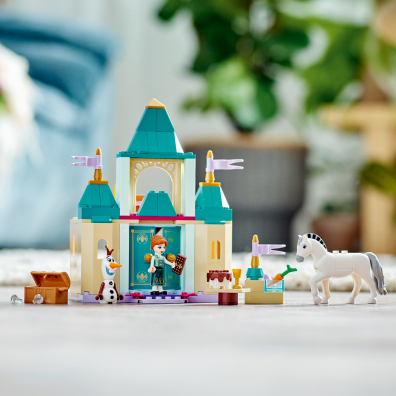 LEGO Disney Princess Zabawa w zamku z Ann i Olafem 43204