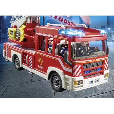 Samochd straacki z drabin 9463