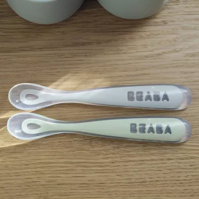 Beaba Zestaw yeczek silikonowych w podrnym etui 4 m+ Sage Green 2 szt.