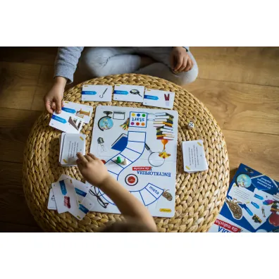Encyklopedia dla malucha. Gra planszowa z wierszowanymi zagadkami Adamigo