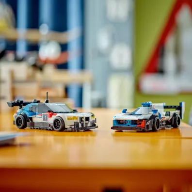 LEGO Speed Champions Samochody wy�cigowe BMW M4 GT3 & BMW M Hybrid V8 76922