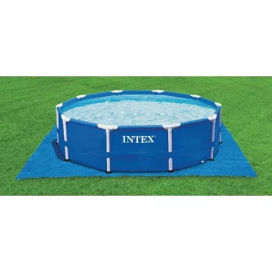 Materia ochronny pod basen w pudeku 28048 INTEX (pasuje do basenw 2,44m/3,05m/3,66m/4,57m Easy Set® i Basenw stelaowych) Zajmuje 4,7m2 powierzchni