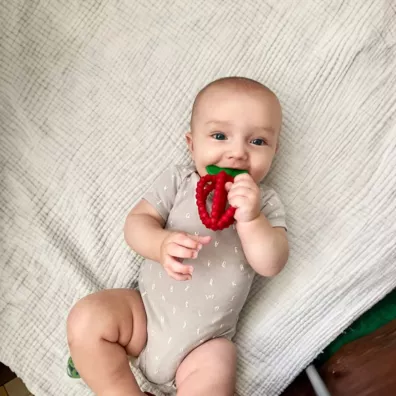 RazBaby Gryzak silikonowy, Soczysta Malina z listkami, czerwony