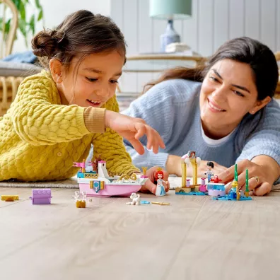 LEGO Disney Princess �wi�teczna ��d� Arielki 43191