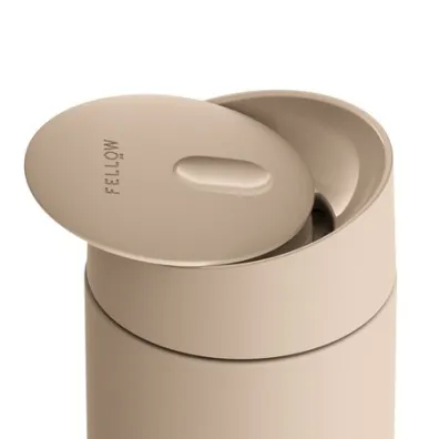 Fellow Kubek termiczny Carter Slide Mug Piaskowy 355 ml
