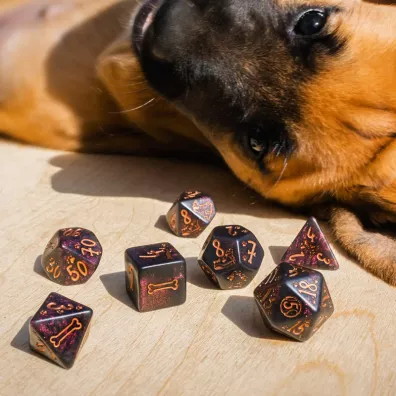 DOGS Dice Set: Luna, kostki do gry, czarne z fioletowym brokatem Q-Workshop
