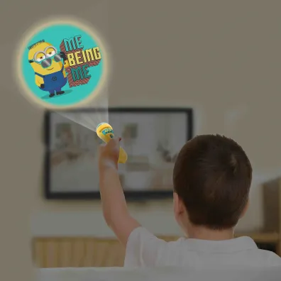 Latarka z projektorem Minionki Lexibook LTC050DES