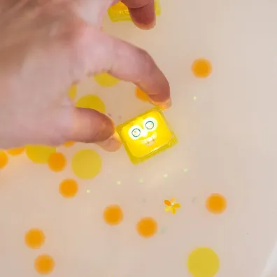 Glo Pals Kostki sensoryczne �wiec�ce w wodzie - Alex
