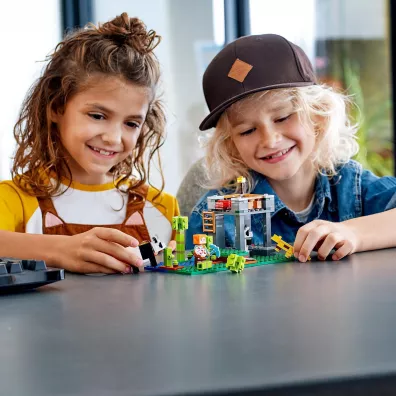 LEGO Minecraft ��obek dla pand 21158