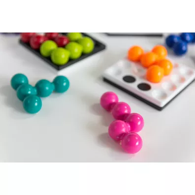 Smart Games. Quadrillion (ENG) IUVI Games
