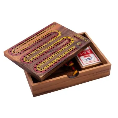 Cribbage w drewnianym pude�ku z kartami Quint