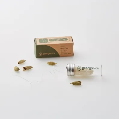 Georganics Naturalna Ni� Dentystyczna Spearmint 50 m
