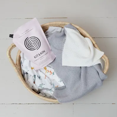 Kit and Kin Naturalny p�yn do p�ukania tkanin, bezzapachowy 1 l