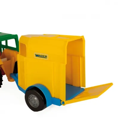 Traktor z przyczep� na konia Wader