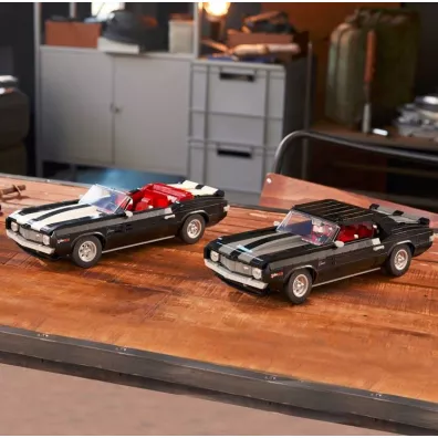 LEGO Icons Chevrolet Camaro Z28 10304