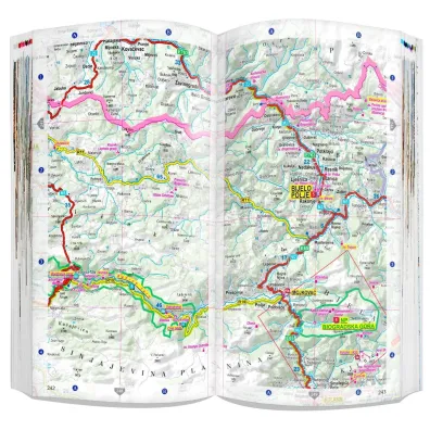Czarnog�ra Przewodnik z atlasem 2025