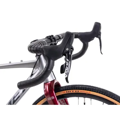 Romet Rower gravelowy BOREAS 2 2024 jasnografitowo-bordowy 52 M
