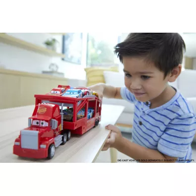 Cars. Maniek Transporter HDN03 Mattel