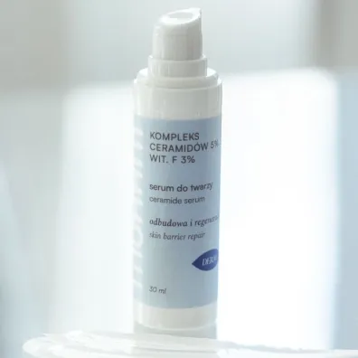 Mohani Serum do twarzy z kompleksem ceramid�w 5% i witamin� F 3% 30 ml
