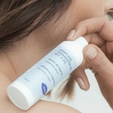 Mohani Serum do twarzy z kompleksem ceramid�w 5% i witamin� F 3% 30 ml