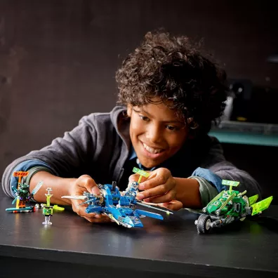LEGO NINJAGO Wy�cig�wki Jaya i Lloyda 71709