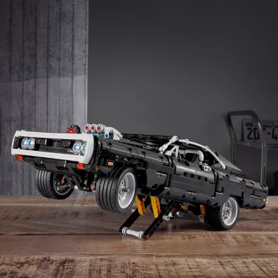 LEGO Technic Dom's Dodge Charger 42111