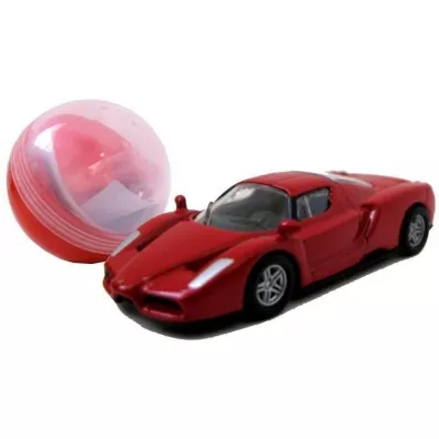 Samochd Ferrari w kuli 1:100 mix Pro Kids