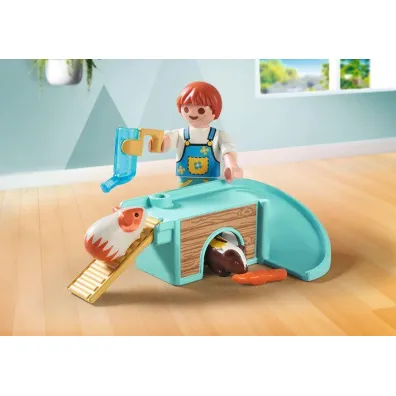 Playmobil My Life Ch�opiec ze �wink� morsk� 71746