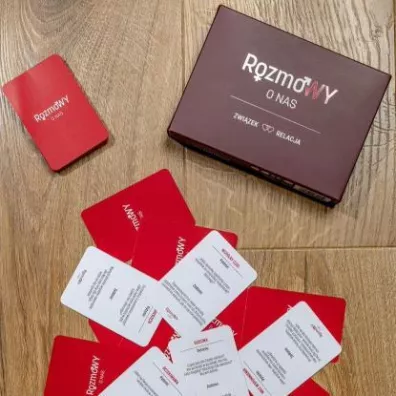 RozmoWY O NAS. Zwizek i Relacja StarHouse Games