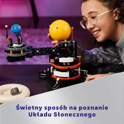 LEGO Technic Planeta Ziemia i Ksiyc na orbicie 42179