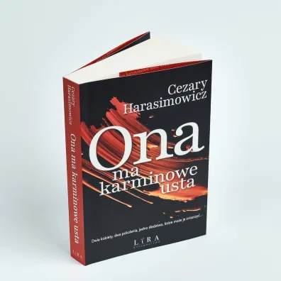 Ona ma karminowe usta