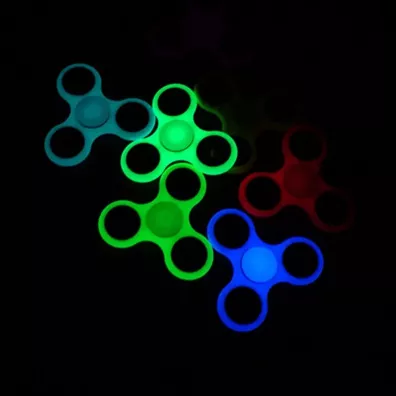 Fidget Spinner wieccy w ciemnoci